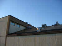 roof1.jpg (36168 bytes)